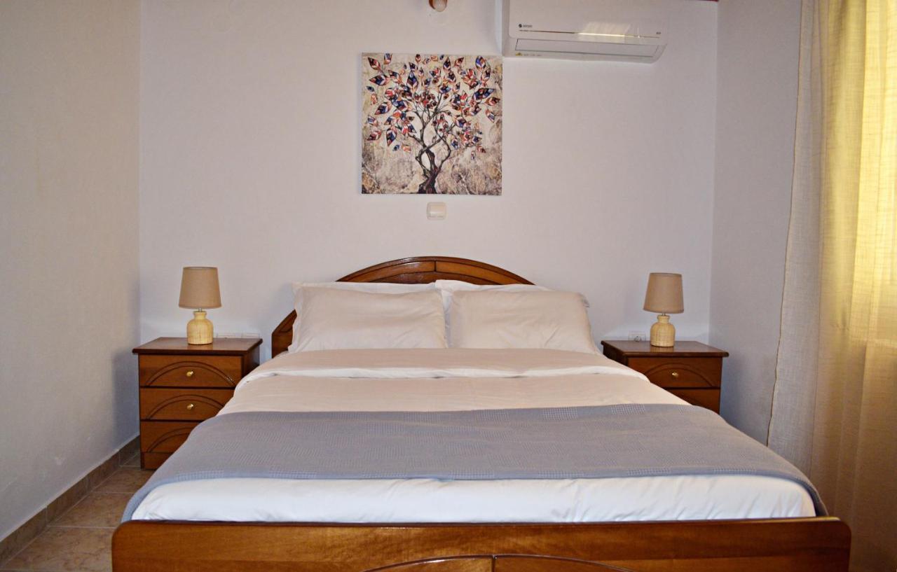 Cozy With Garden And Olive Grove Of 5 Acr Holiday home